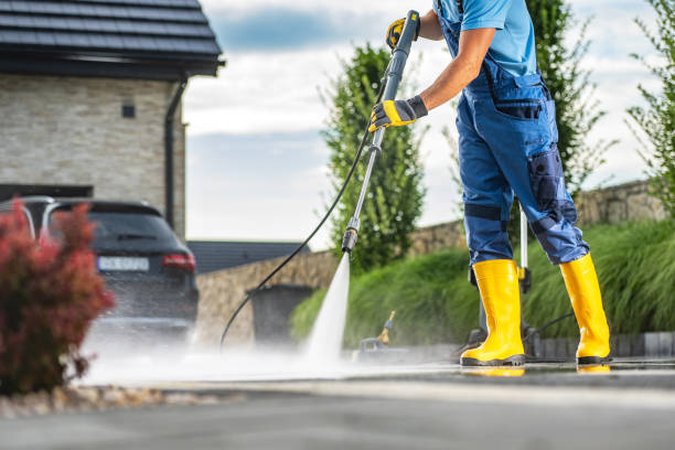 Best Pool Deck Cleaning  in Overlea, MD